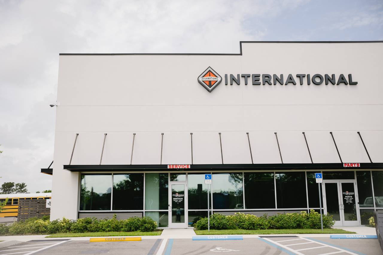 Exterior of Sun State International Tampa service center