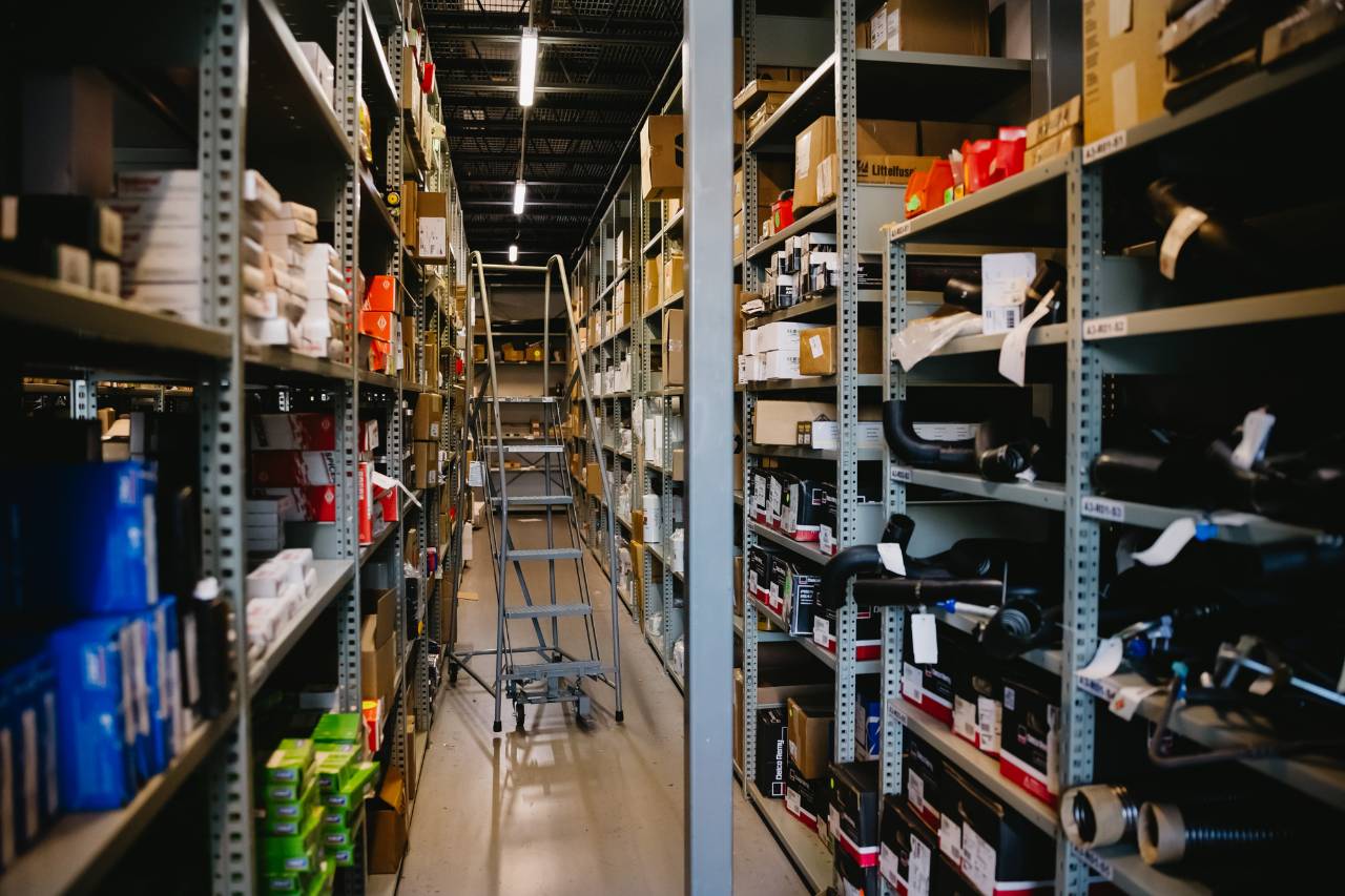 Why Go to Sun State Trailers for Semi Trailer Parts